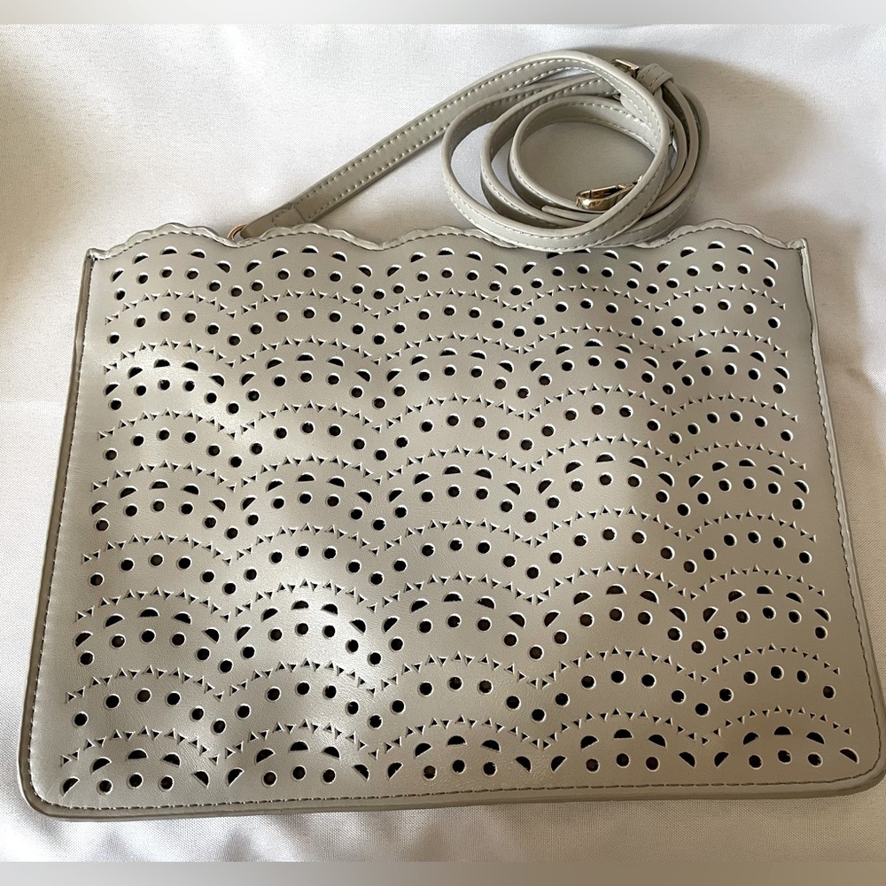 Grey laser cut bag - Picture 1 of 5